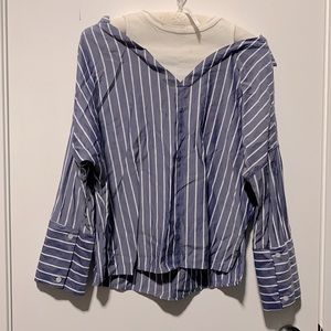 Bershka Cut-Out Shirt-XS